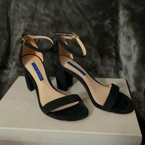 Like New Stuart Weitzman shoes